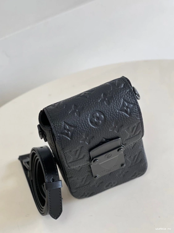 WIS VUITTON WALLET WEARABLE S-LOCK LOUIS VERTICAL 1022